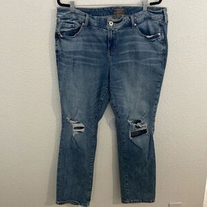 TORRID- boyfriend straight- distressed mid rise jeans- Size 18